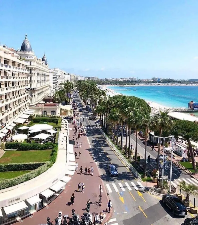 Luxurious Studio In Cannes 450M From Sea With Terrace And Air Conditioning And Private Parking Apartman